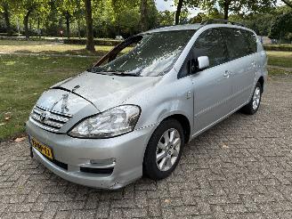 Schadeauto Toyota Avensis-verso  2004/1