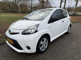 Coche accidentado Toyota Aygo  2013/1