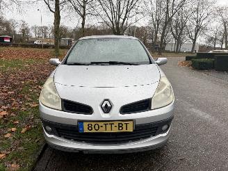 Renault Clio  picture 8