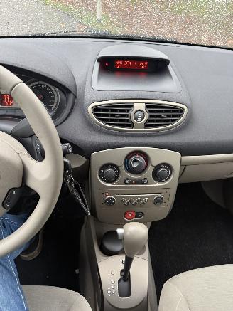 Renault Clio  picture 14