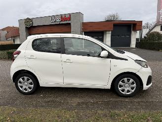 Peugeot 108  picture 6