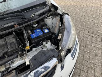 Peugeot 108  picture 12