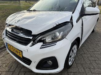 Peugeot 108  picture 9