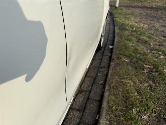 Peugeot 108  picture 17