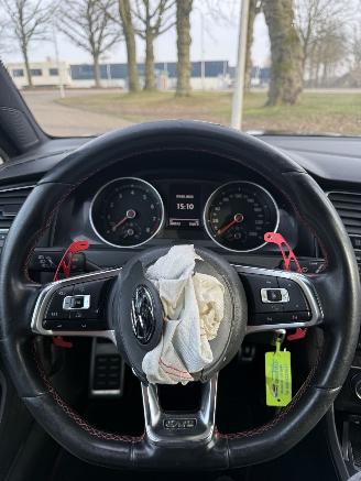 Volkswagen Golf  picture 22