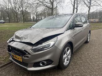 Voiture accidenté Ford S-Max  2016/1