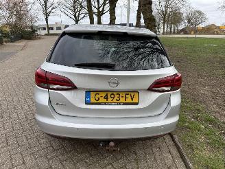 Opel Astra SPORTS TOURER+ picture 4