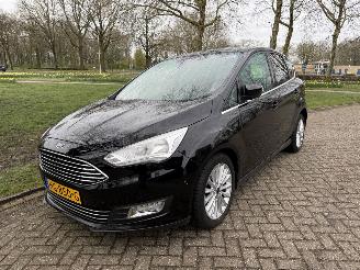 Vaurioauto  passenger cars Ford C-Max  2015/1