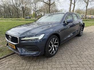 skadebil auto Volvo V-60  2019/1