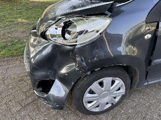 Peugeot 107  picture 18