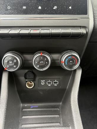 Renault Clio  picture 22