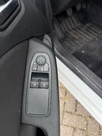 Renault Clio  picture 17