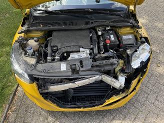 Peugeot 208  picture 15