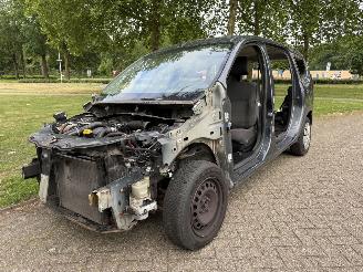 krockskadad bil auto Dacia Lodgy  2012/1
