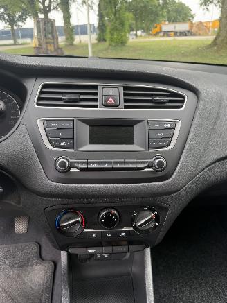 Hyundai I-20  picture 23