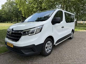 damaged commercial vehicles Renault Trafic 2.0 2022/1