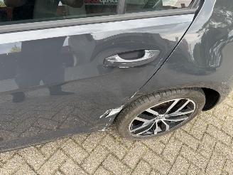 Volkswagen e-Golf  picture 11