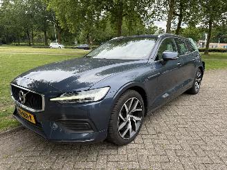 skadebil auto Volvo V-60  2019/1