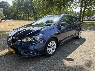 skadebil auto Renault Mégane  2018/1