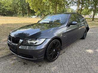 uszkodzony samochody osobowe BMW 3-serie  2006/1
