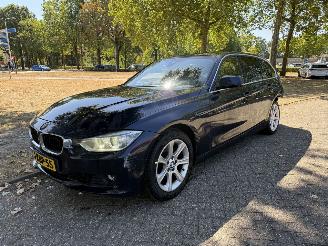 skadebil auto BMW 3-serie  2013/1