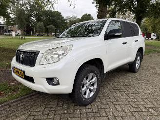 uszkodzony samochody osobowe Toyota Landcruiser  2011/1
