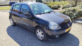 krockskadad bil auto Renault Clio 1.2 comfort , 5-deurs , goed rijdend 2004/3