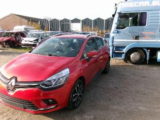 uszkodzony samochody osobowe Renault Clio 1.5 Dci Grandtour Cool & Sound 2019/5