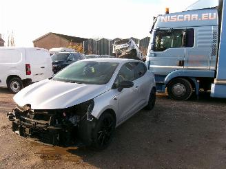 Damaged car Renault Clio 1.0 Limited 2021/9