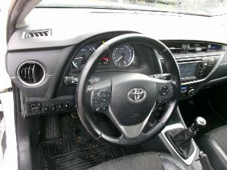 Toyota Auris Touring Sports 2.0 D4D  Touring Sports picture 21