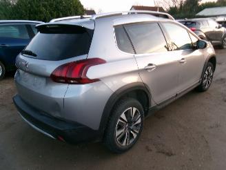 Peugeot 2008 1.2 Allure picture 3