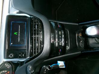 Peugeot 2008 1.2 Allure picture 24