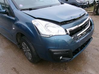 Peugeot Partner Tepee 1.2 Tepee Active picture 10