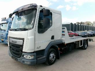 skadebil vrachtwagen DAF LF 180 LF 180 FA -  Transporter- Machines-Autos-caravans  - Slaapcabine 2016/10