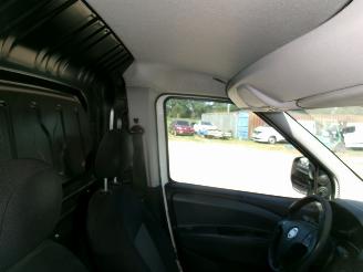 Fiat Doblo 1248 CC - 55 KW Bestelwagen picture 20