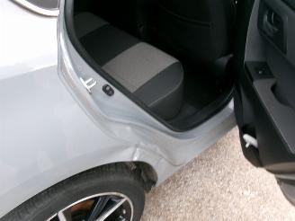 Toyota Auris 1.2 Style 5 Drs HB picture 18