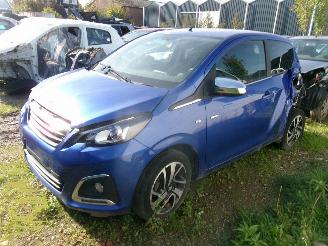 damaged passenger cars Peugeot 108 1.0 Style - 5DRS Automaat 2019/7