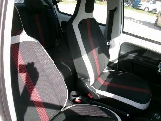 Volkswagen Up! 1.0 Move Up 5 Drs picture 16