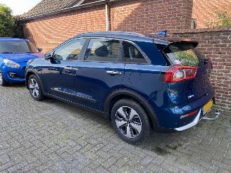  Kia Niro Hybrid First Edition 1.6 GDi VASTE PRIJS. 2017/2