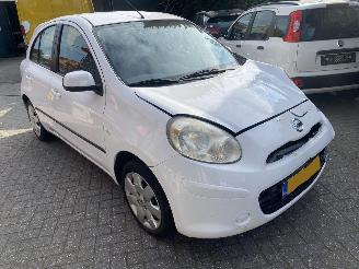krockskadad bil auto Nissan Micra Automaat 1.2 72KW Dig-S Acenta Motor loopt. 2013/9