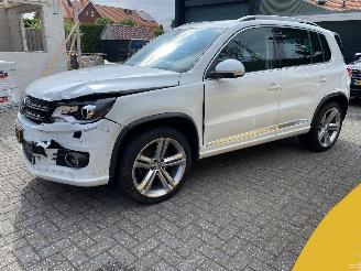 Auto incidentate Volkswagen Tiguan 4Motion 1.4 TSi Sport&Style R-line Edition.pano/leer 2014/2