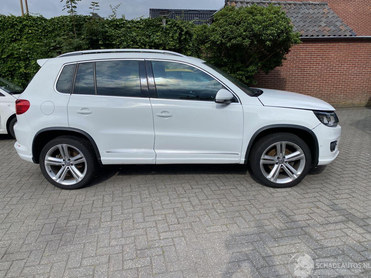 Volkswagen Tiguan 4Motion 1.4 TSi Sport&Style R-line Edition.pano/leer