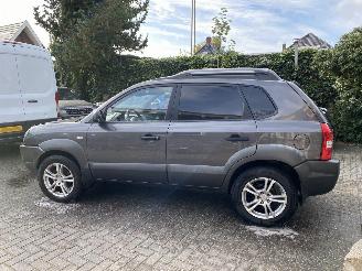 krockskadad bil auto Hyundai Tucson 2.0i Dynamic version Van/Grijs kenteken 2009/11