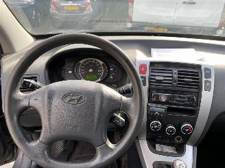 Hyundai Tucson 2.0i Dynamic version Van/Grijs kenteken picture 28