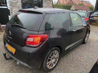 Citroën DS3 e-HDI 1.6 So Chic picture 36