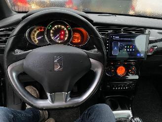 Citroën DS3 e-HDI 1.6 So Chic picture 38
