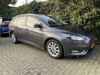 krockskadad bil auto Ford Focus 1.5 Automaat Kombi motor probleem 2016/3