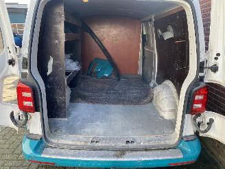 Volkswagen Transporter 2.0 TDi L2H1 Trentline 75KW 77DKM picture 41