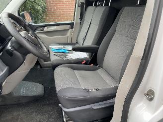 Volkswagen Transporter 2.0 TDi L2H1 Trentline 75KW 77DKM picture 31