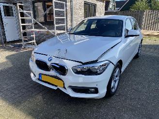 Unfallwagen BMW 1-serie 118i 5drs Vaste Prijs 2016/1